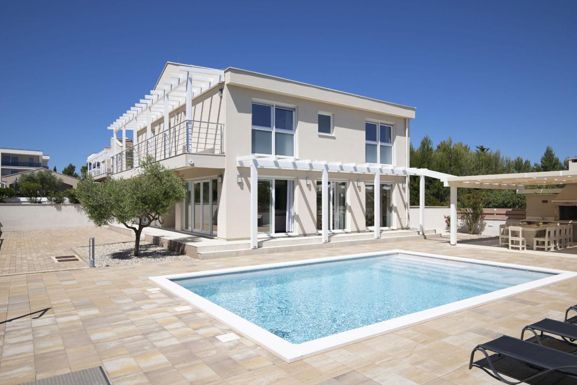 Villa Olivia - New And Modern House With Pool, Souna, Jacuzzi & Playground, Liznjan - Istra Exterior photo